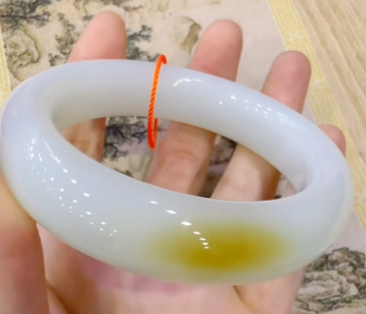 Whole Sugar White Nephrite Bangle