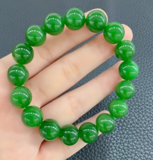 Green Nephrite Beaded Bracelet