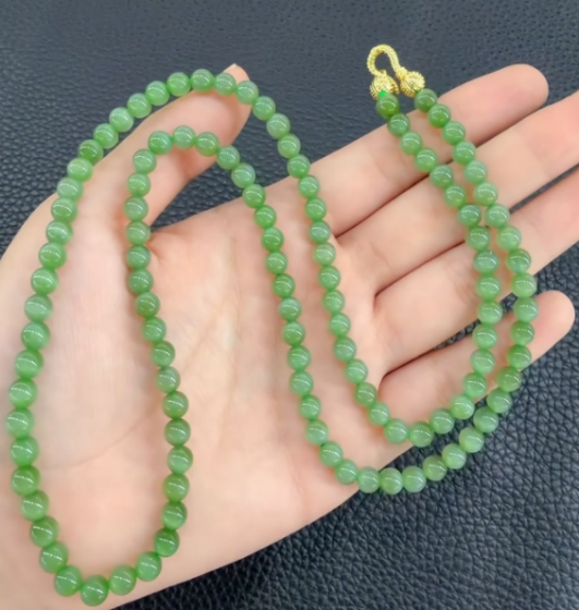 Green Nephrite Beaded Necklace